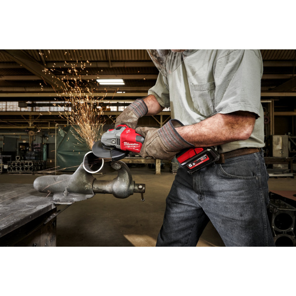 Набор Milwaukee M18 FHSAG-PROMO купить в Минске Набор Milwaukee M18 FHSAG-PROMO купить в Минске