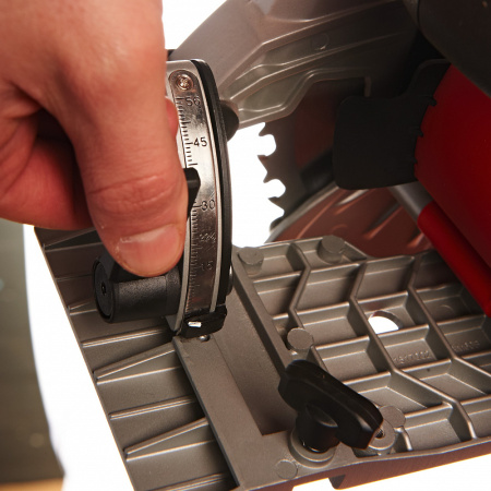 Циркулярная пила 184 мм (глубина реза 61 мм) CS 60 Milwaukee купить в Минске