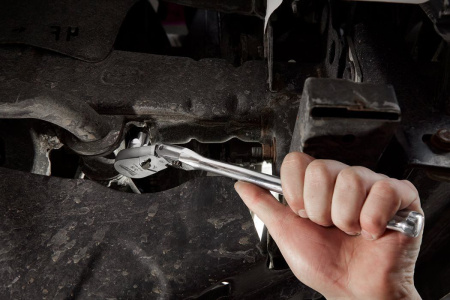 Трещотка шарнирная удлиненная со шпинделем 3/8" - 305 мм Milwaukee купить в Минске