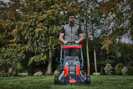 Аккумуляторная газонокосилка M18 F2LM46-802 FUEL Milwaukee купить в Минске