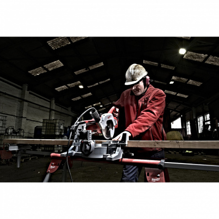 Торцовочная пила 216 мм (8 ½") с протяжкой Milwaukee купить в Минске