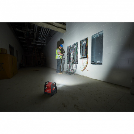 М18™ высоко производительный светодиодный прожектор M18 HAL Milwaukee купить в Минске